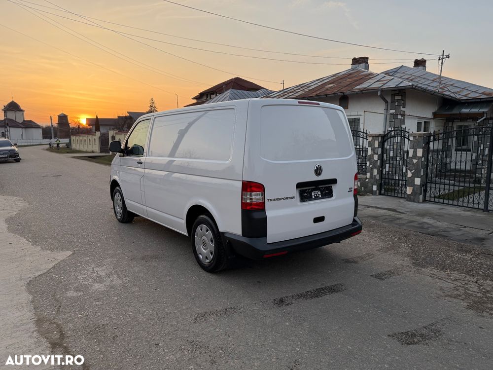 Volkswagen Transporter - 2