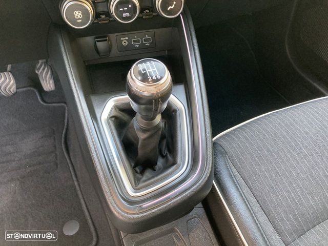 Renault Clio TCe 90 EVOLUTION - 28