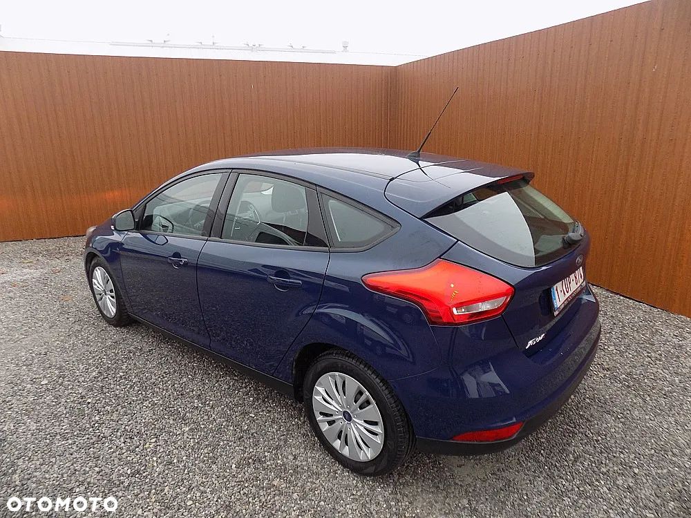 Ford Focus 1.0 EcoBoost S&S TREND - 3