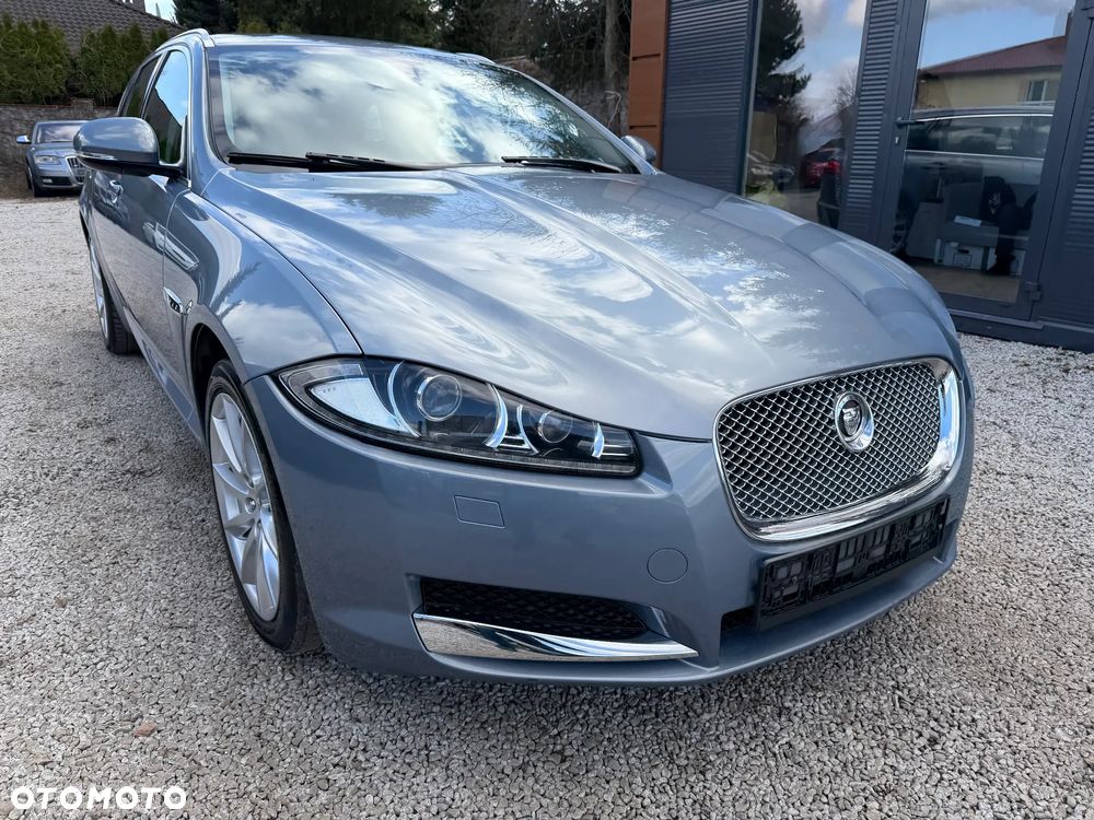 Jaguar XF 2.2 - 19