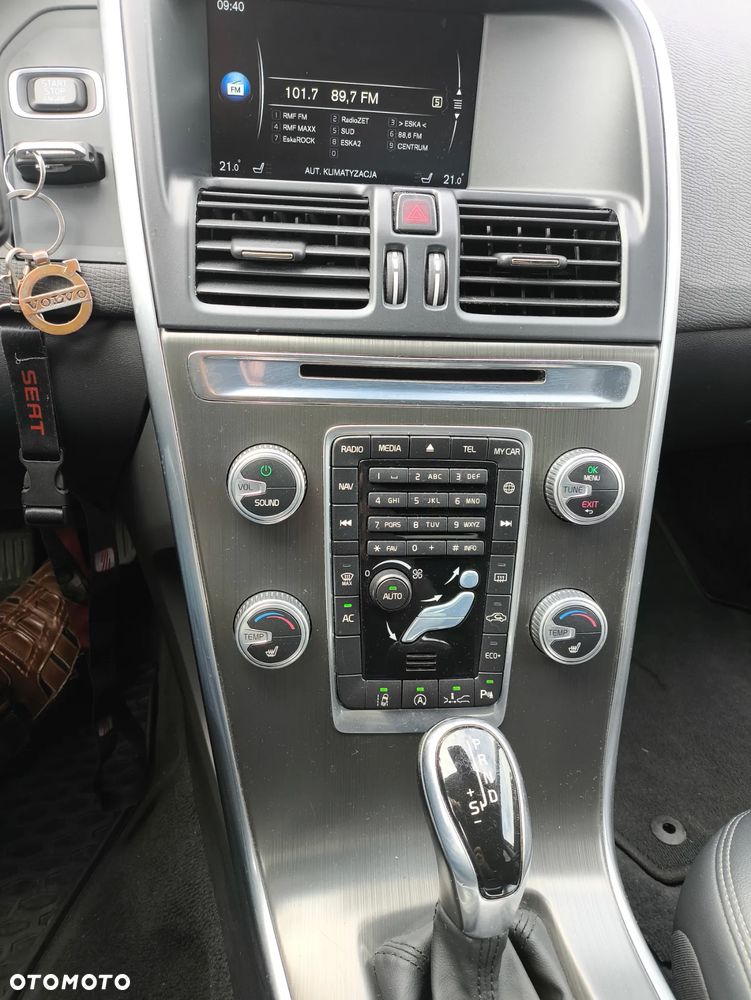 Volvo XC 60 D3 Drive-E Momentum - 13