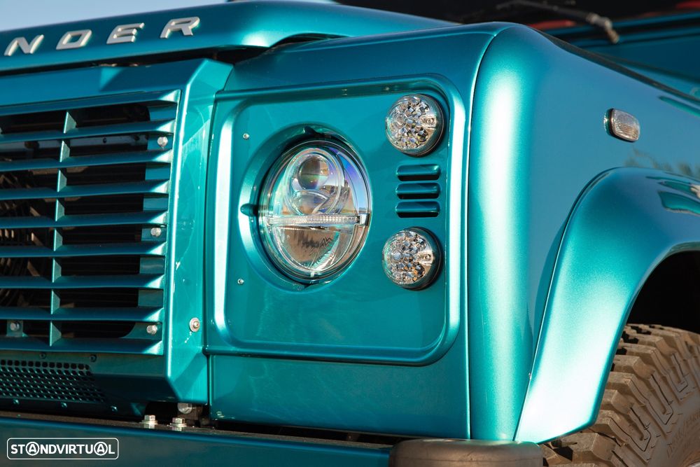Land Rover Defender - 6