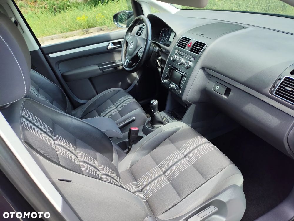 Volkswagen Touran 2.0 TDI DPF Cross - 10