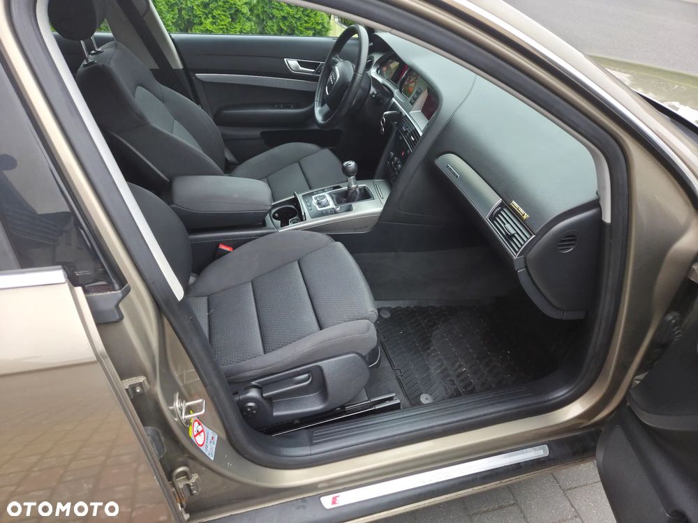 Audi A6 Avant 2.4 quattro - 12
