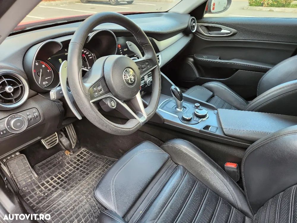 Alfa Romeo Giulia 2.0 Turbo AWD AT8 Veloce - 8