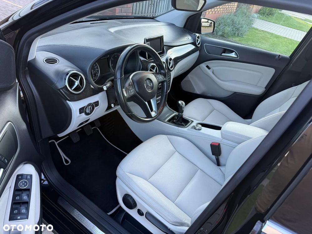 Mercedes-Benz Klasa B 200 CDI (BlueEFFICIENCY) - 19