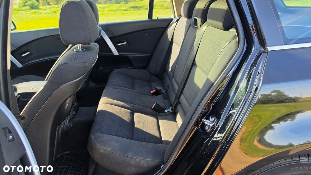 BMW Seria 5 525d - 14
