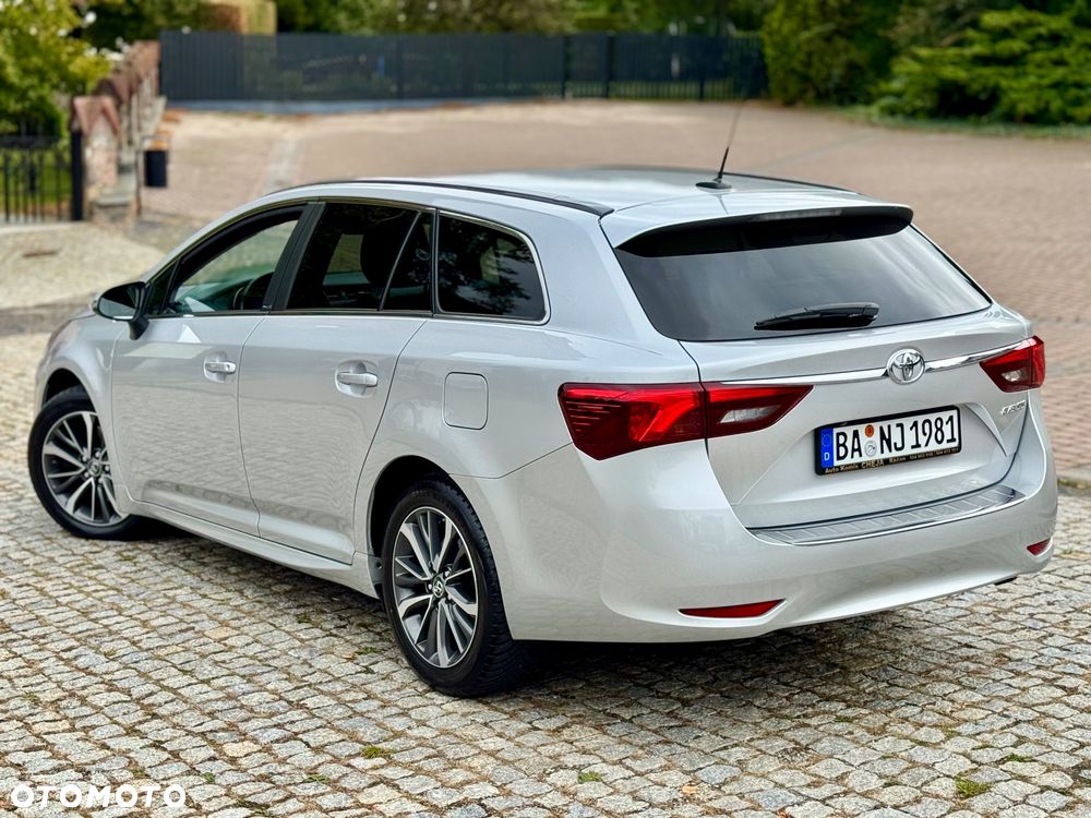 Toyota Avensis - 23