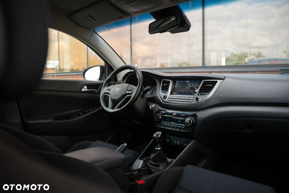 Hyundai Tucson 2.0 CRDI BlueDrive Style 2WD - 27