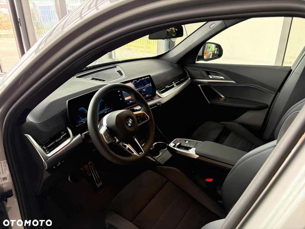 BMW X1 sDrive20i mHEV - 14