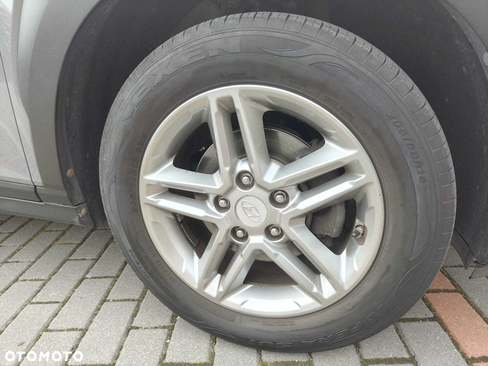 Hyundai Kona - 12