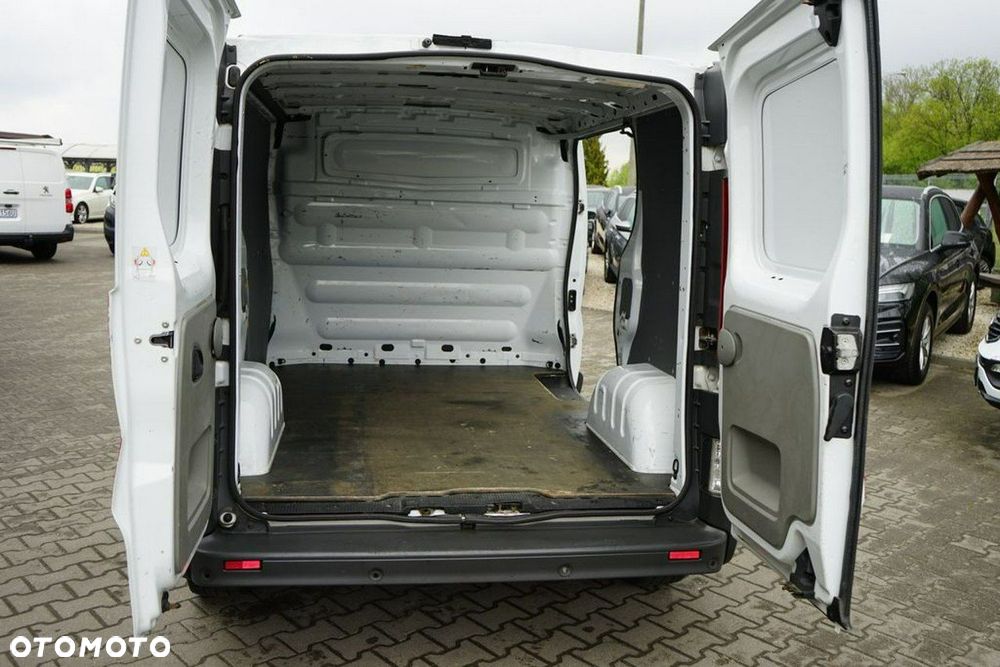 Opel Vivaro - 24