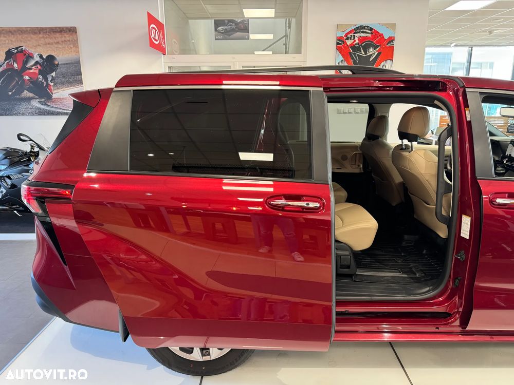 Toyota Sienna - 11