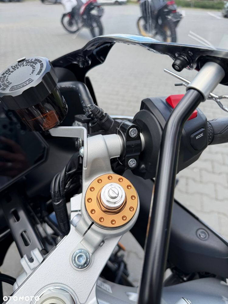 Yamaha XSR - 8
