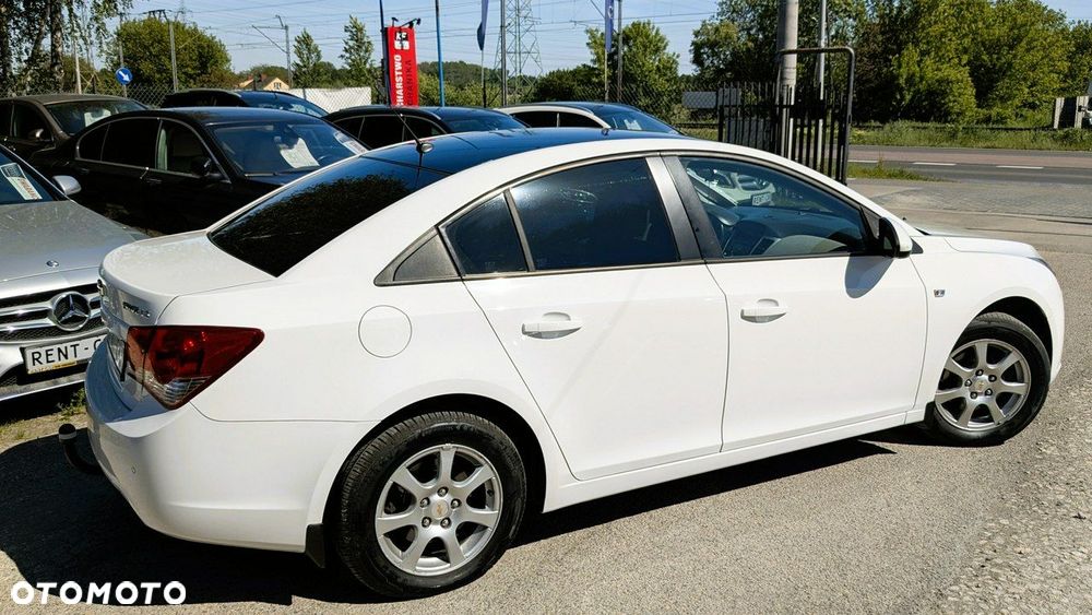 Chevrolet Cruze - 12