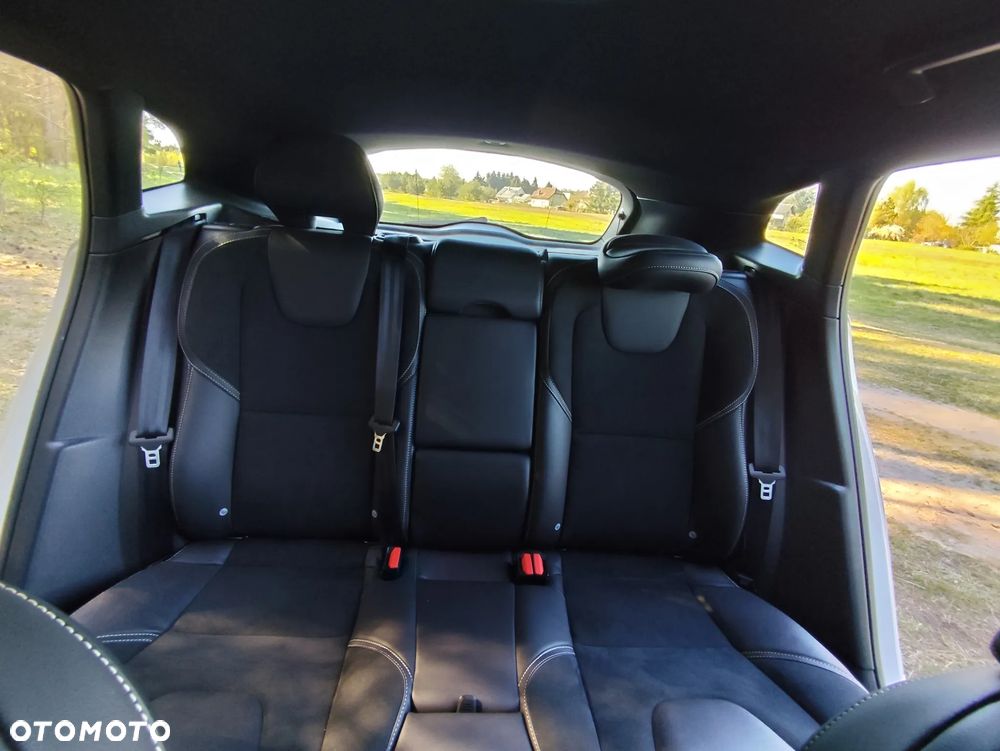 Volvo V40 D3 Geartronic RDesign - 12