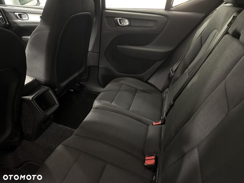 Volvo XC 40 T3 Momentum - 21