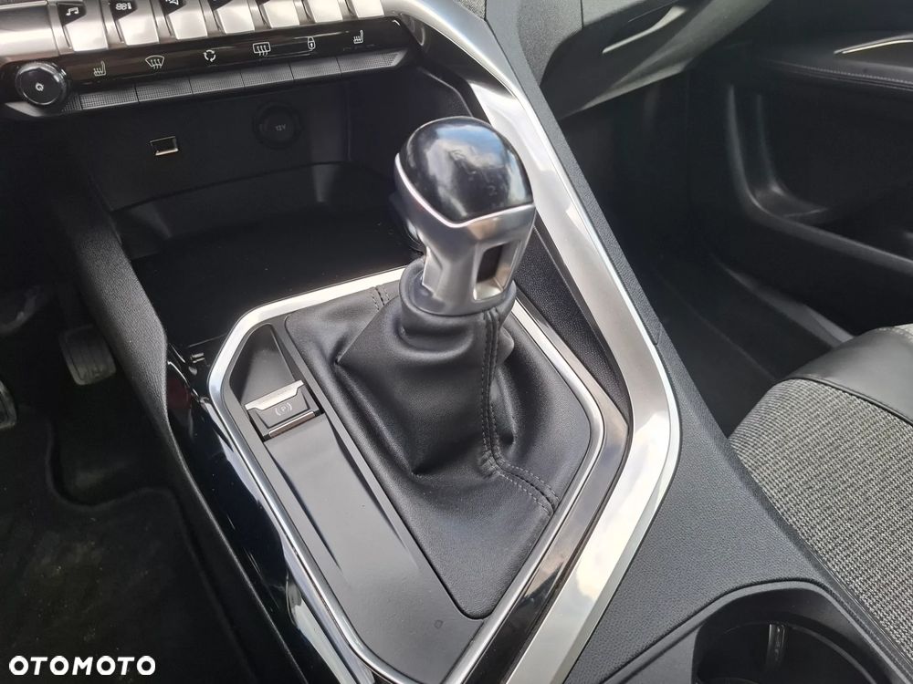Peugeot 3008 BlueHDi 120 Stop & Start Allure - 19