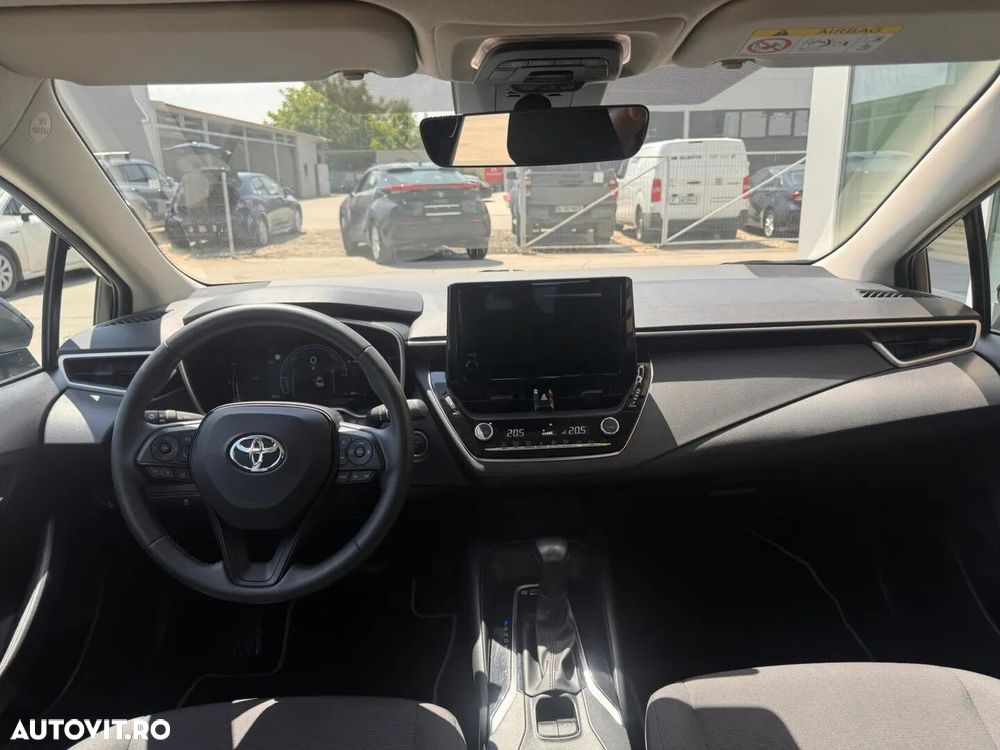 Toyota Corolla - 12