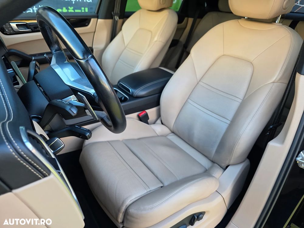 Porsche Cayenne - 9