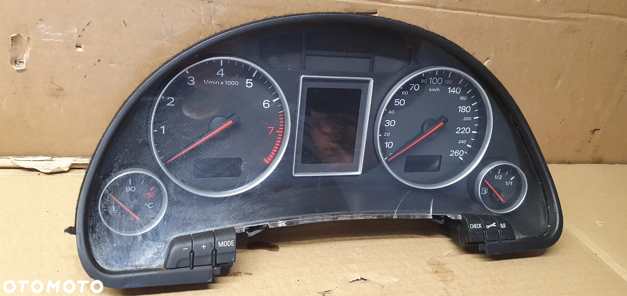 Licznik zegary Audi A4 B6 2.0 FSI Automat 8E0920930 - 3