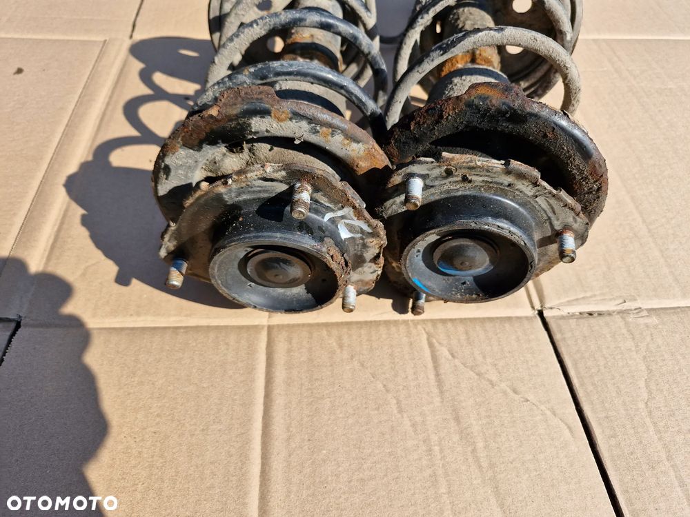 MCpherson prawy lewy AVENSIS T22 - 2