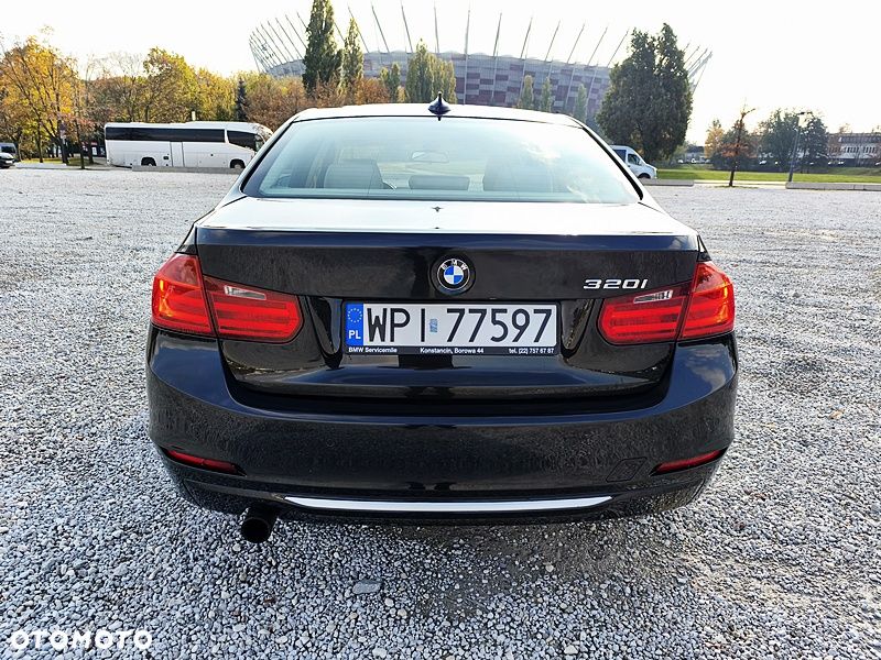 BMW Seria 3 320i Modern Line - 10