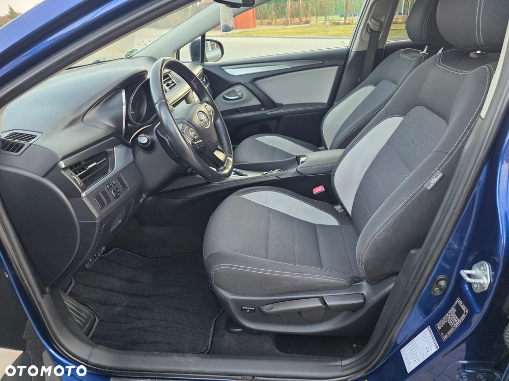 Toyota Avensis Touring Sports 1.8 Multidrive S Comfort - 18