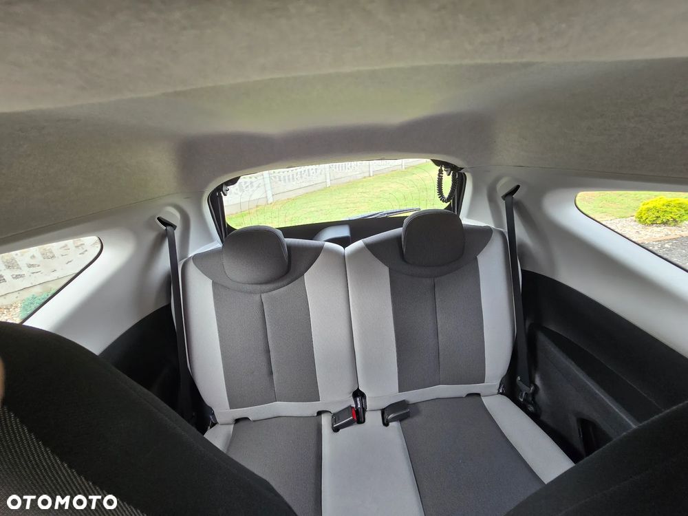 Toyota Aygo x - 6