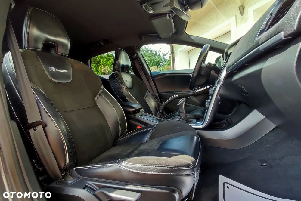 Volvo V40 T2 R-Design Momentum - 16