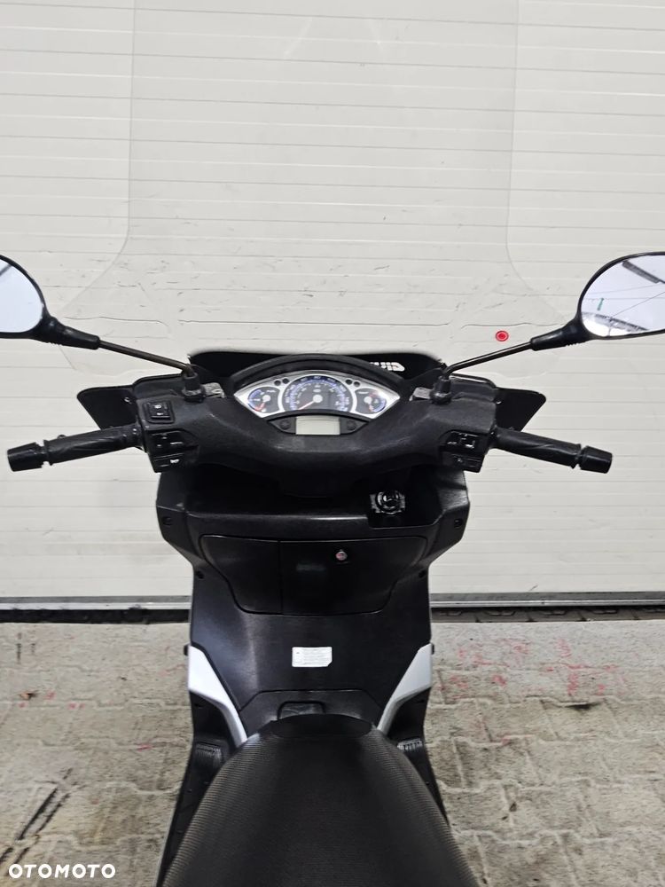 Yamaha X-max - 36