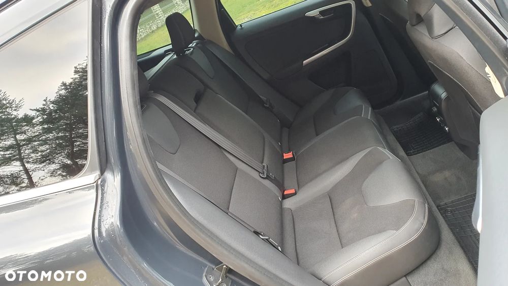 Volvo XC 60 D3 Momentum - 10