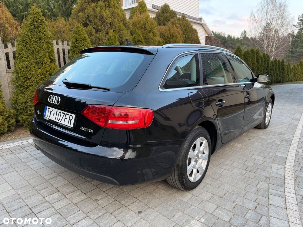 Audi A4 Avant 2.0 TDI DPF Ambiente - 12