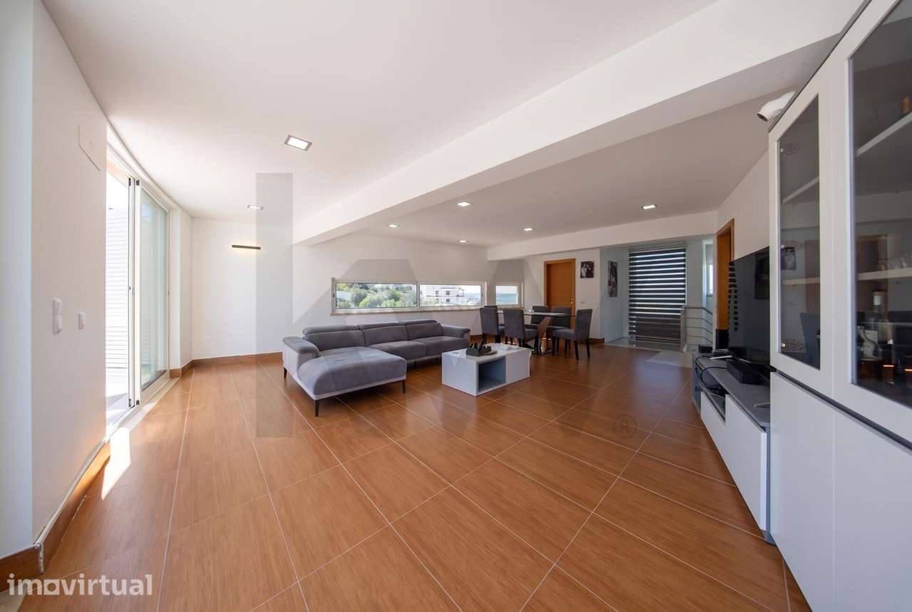 Moradia T3 recente com piscina e vista rio em Ortiga, Mação - Grande imagem: 4/46