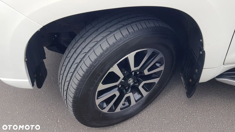 Toyota Land Cruiser 2.8 D-4D Automatik Executive - 40