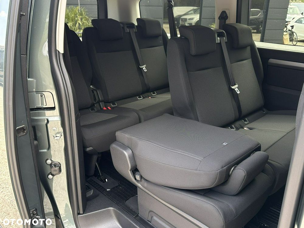 Peugeot Traveller - 21