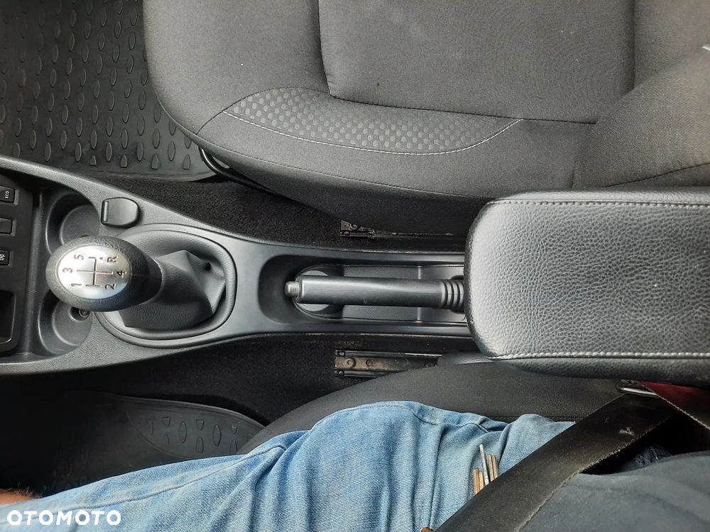 Dacia Duster 1.6 SCe Laureate S&S - 34