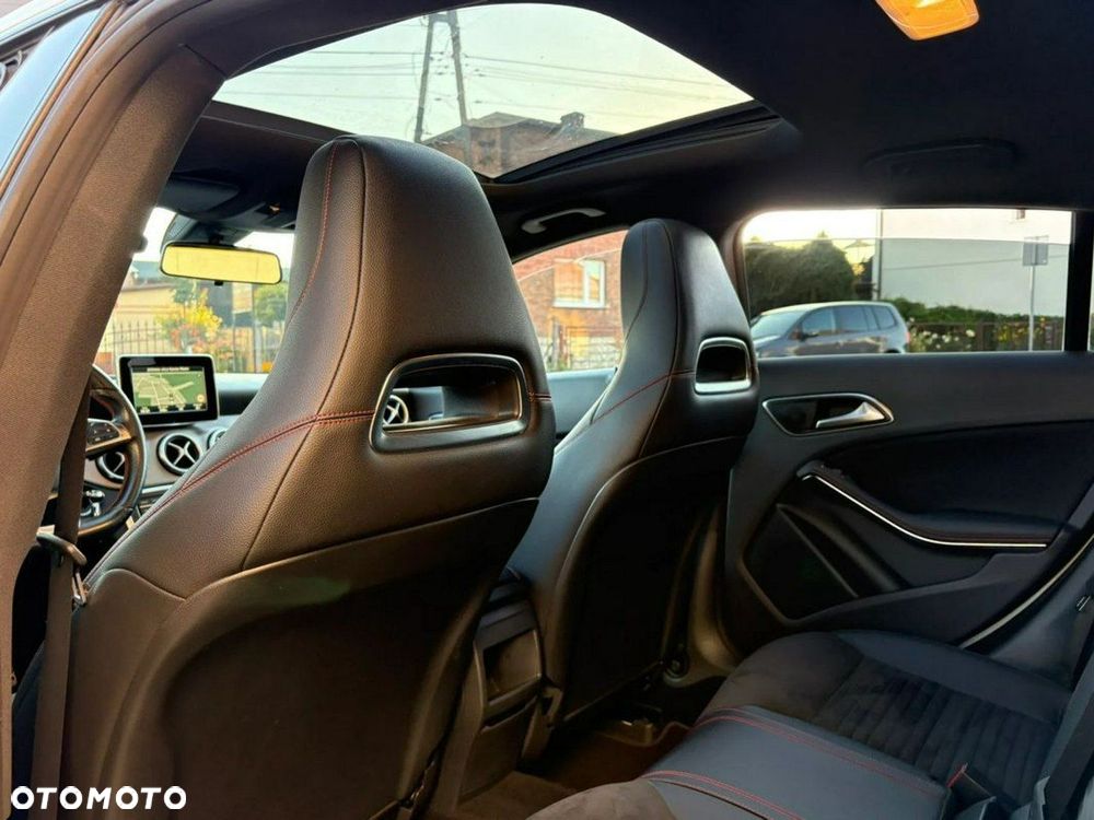 Mercedes-Benz CLA 200 7G-DCT AMG Line - 11