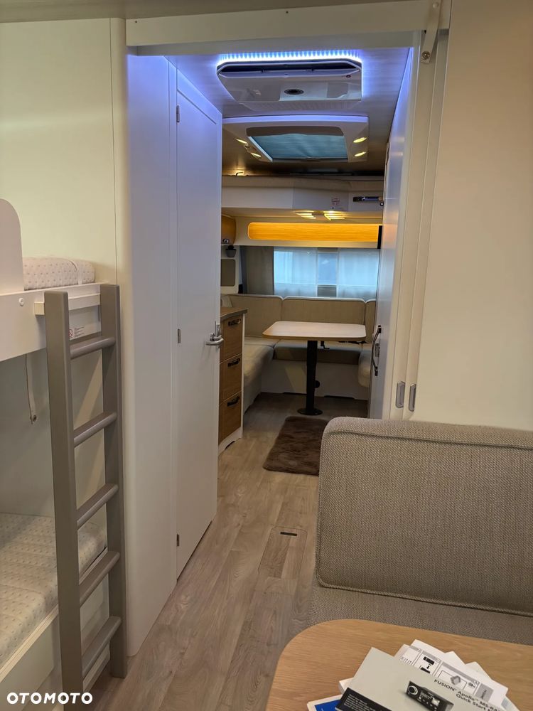 Hymer-Eriba Nova-555-EN - 23