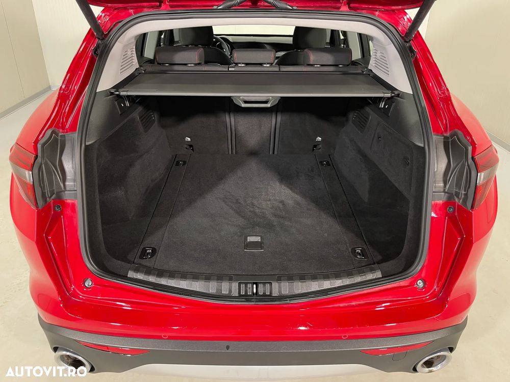 Alfa Romeo Stelvio 2.2 Diesel 16V AT8 Q4 Business - 12