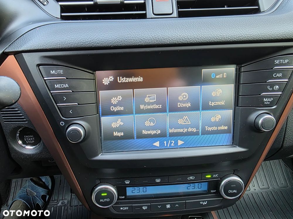 Toyota Avensis - 21