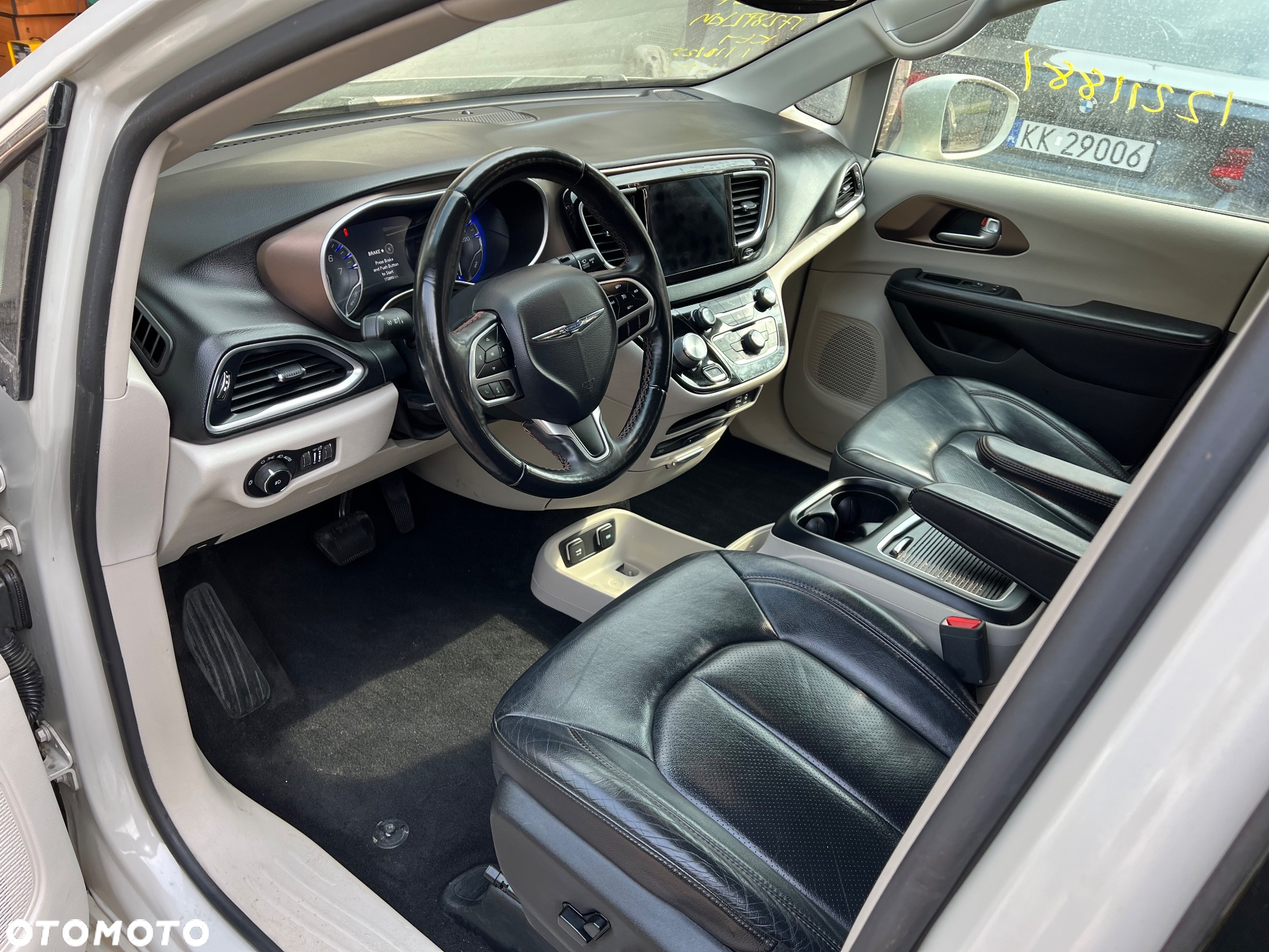 Chrysler Pacifica - 35
