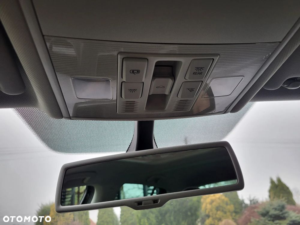 Volkswagen Golf 2.0 TDI BlueMotion Technology Lounge - 24