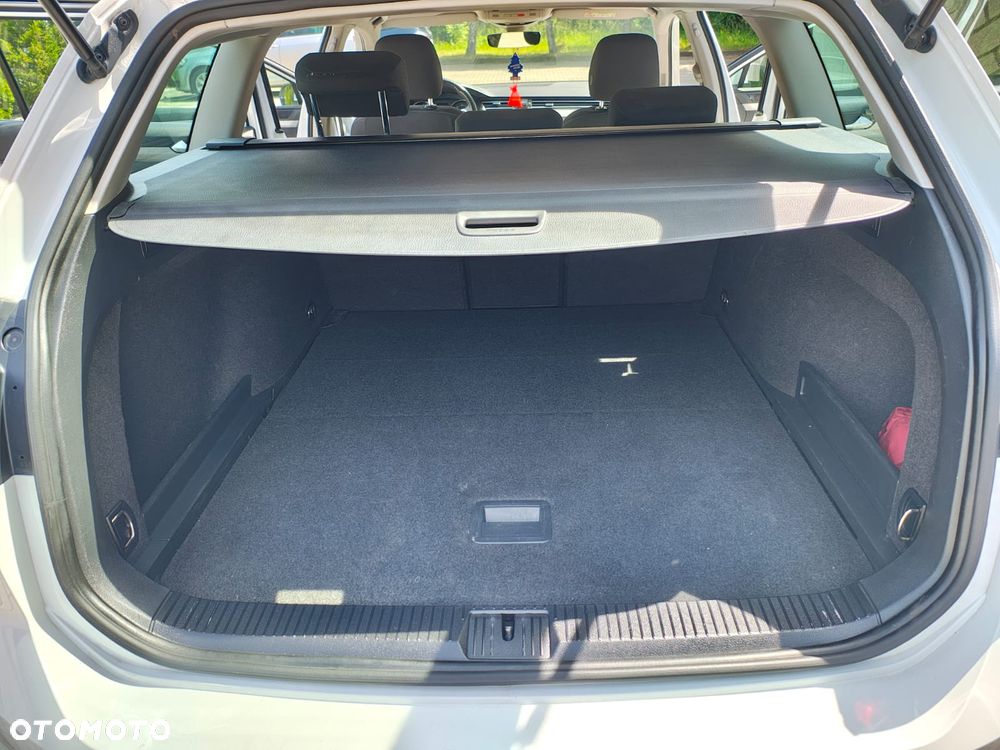 Volkswagen Passat 2.0 TDI EVO Business DSG - 17