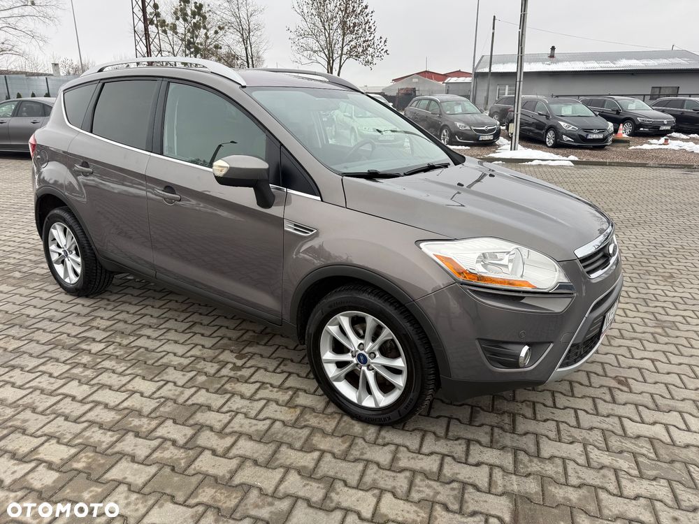 Ford Kuga 2.0 TDCi 2x4 Titanium - 9