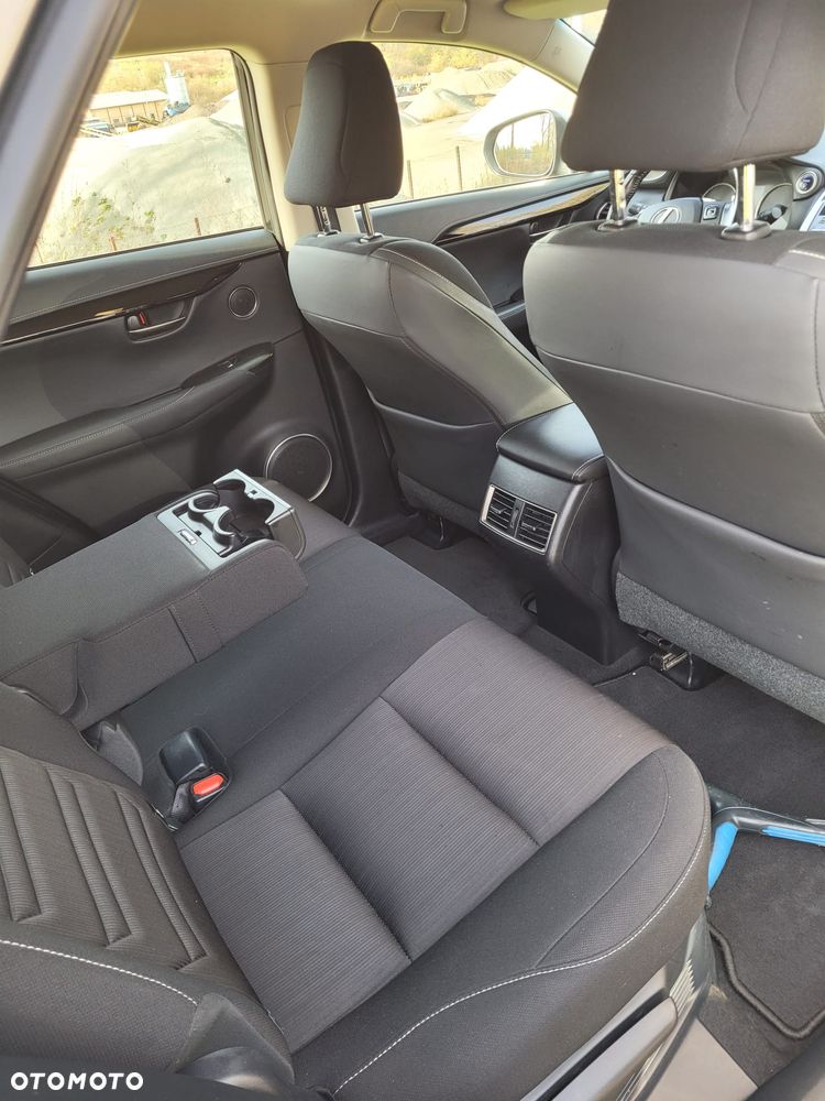 Lexus NX 300h Business Edition - 13