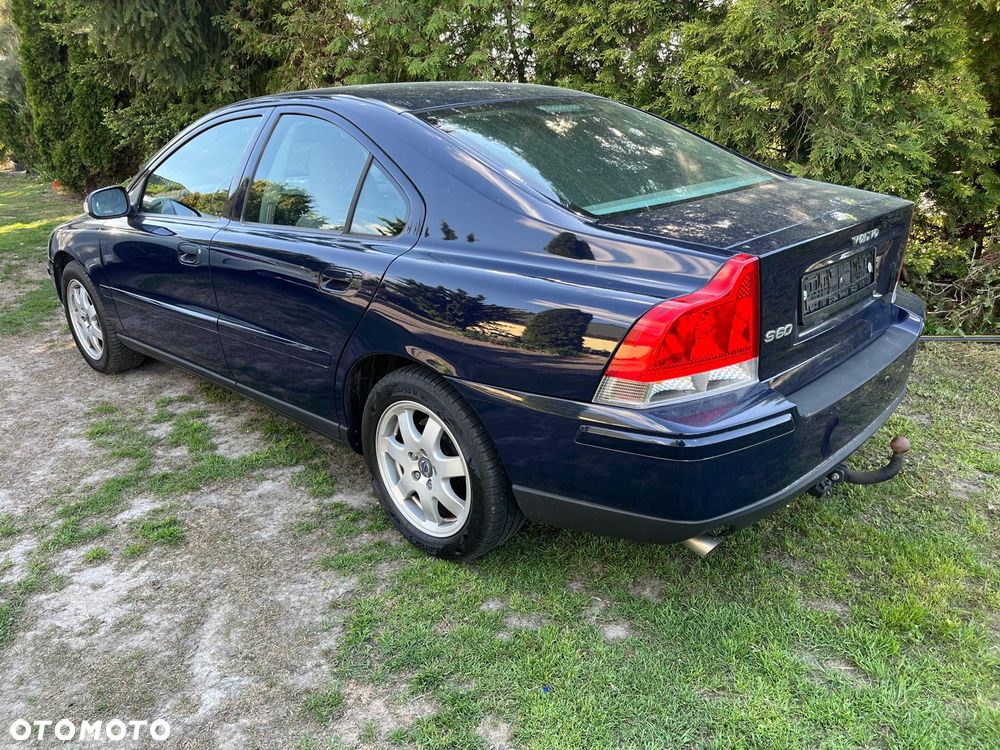 Volvo S60 2.4 Momentum - 4