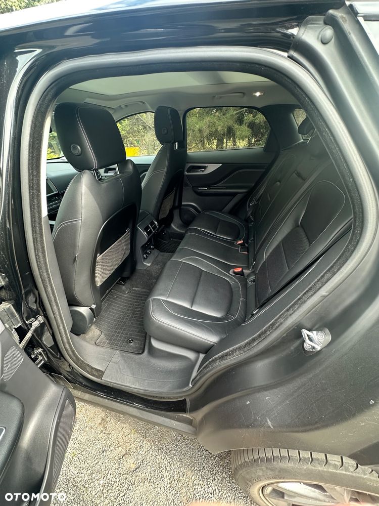 Jaguar F-Pace 25t AWD R-Sport - 7