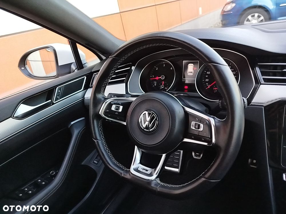 Volkswagen Passat - 13