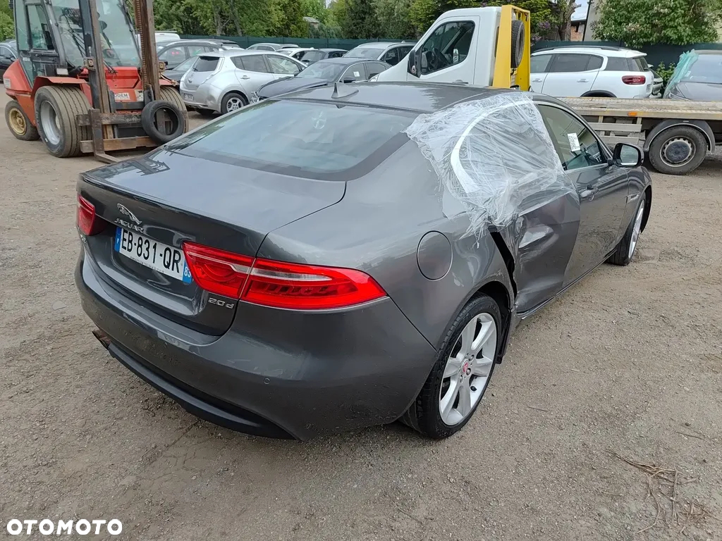 Jaguar XE 20d Prestige - 20